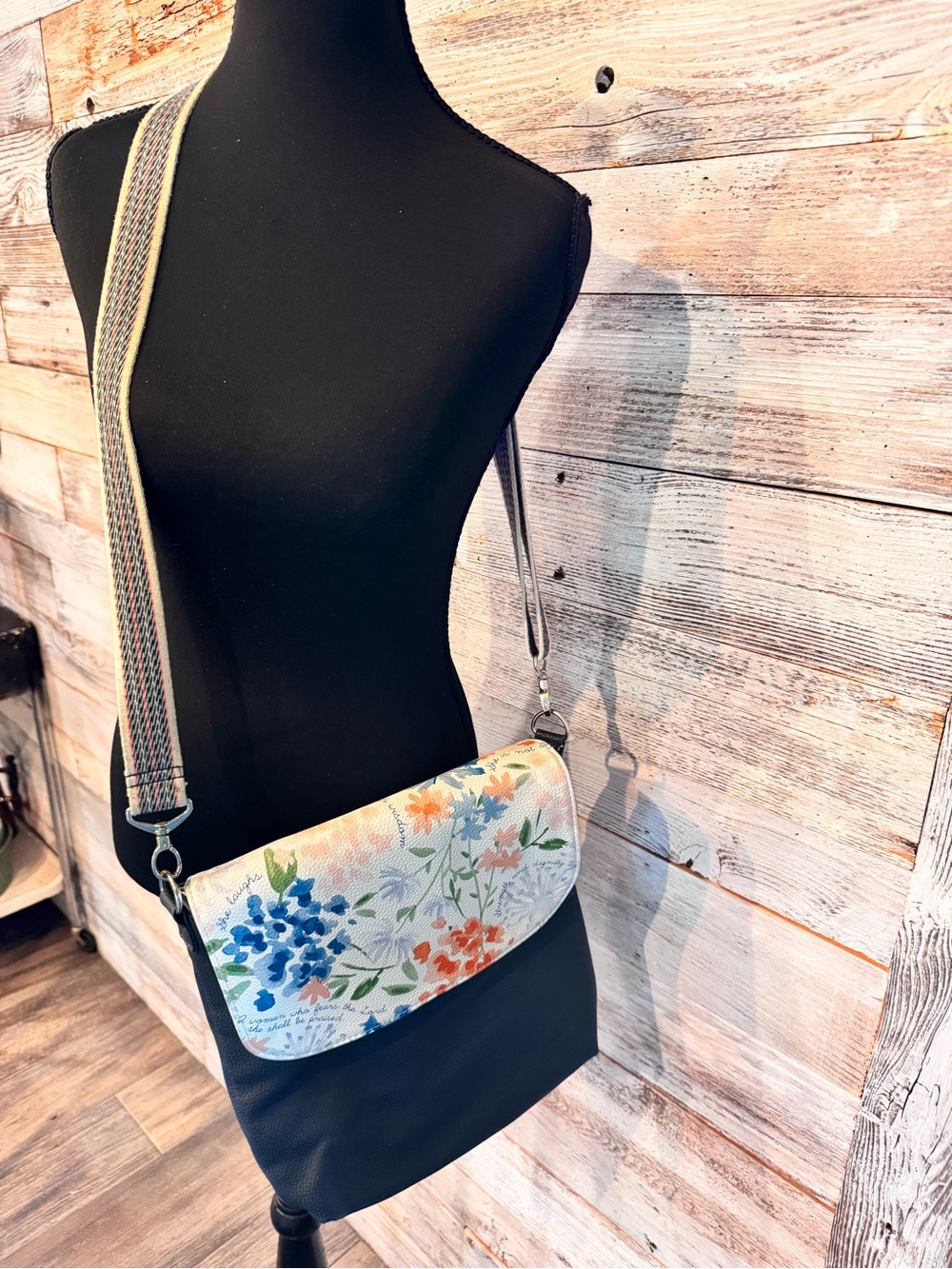 NWT thirty-one 3 Crossbody’s in One with 2 Additional Flaps
